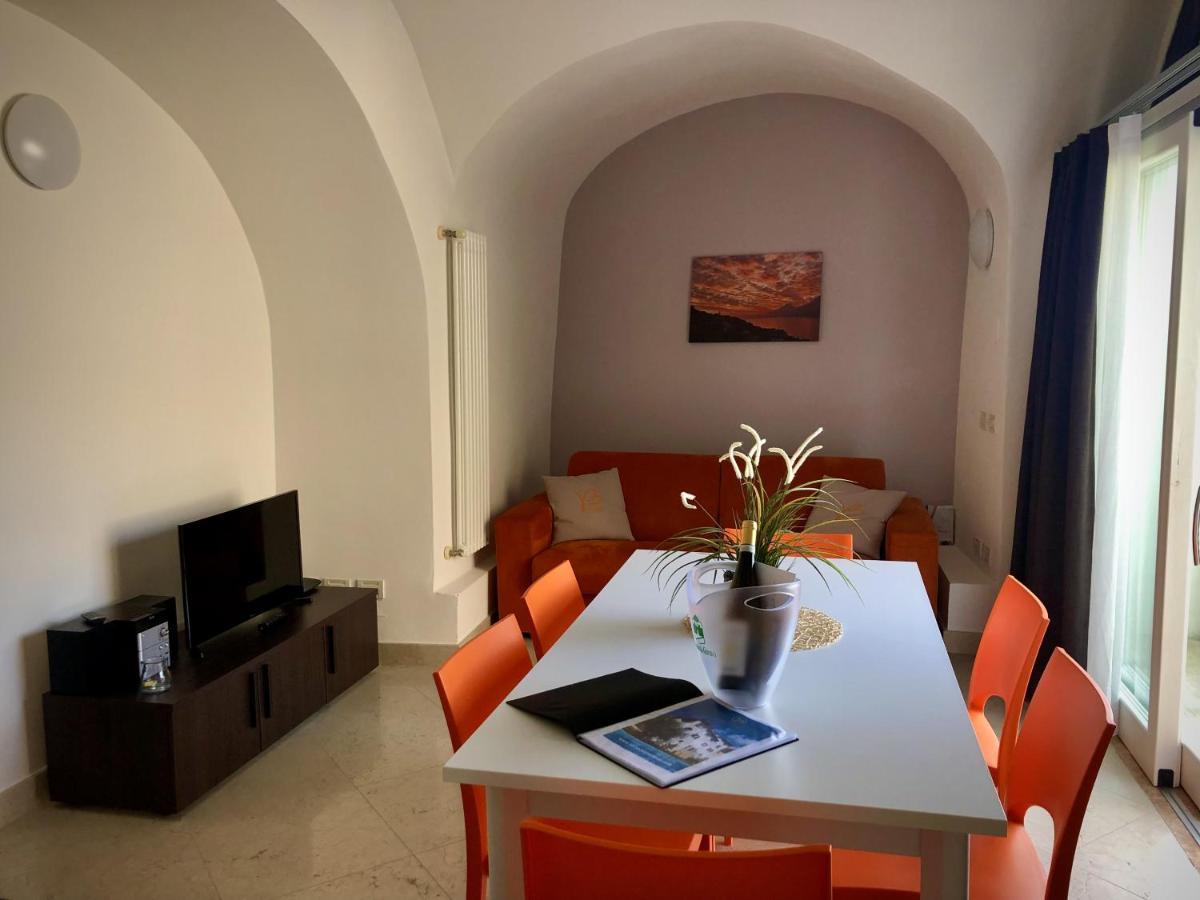 Villa Borgo Borago Brenzone sul Garda Luaran gambar