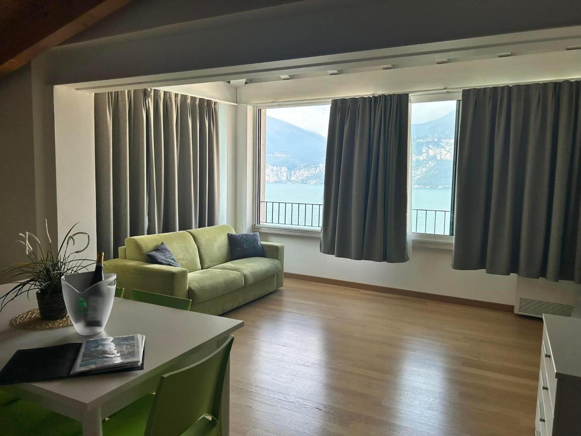 Villa Borgo Borago Brenzone sul Garda Luaran gambar