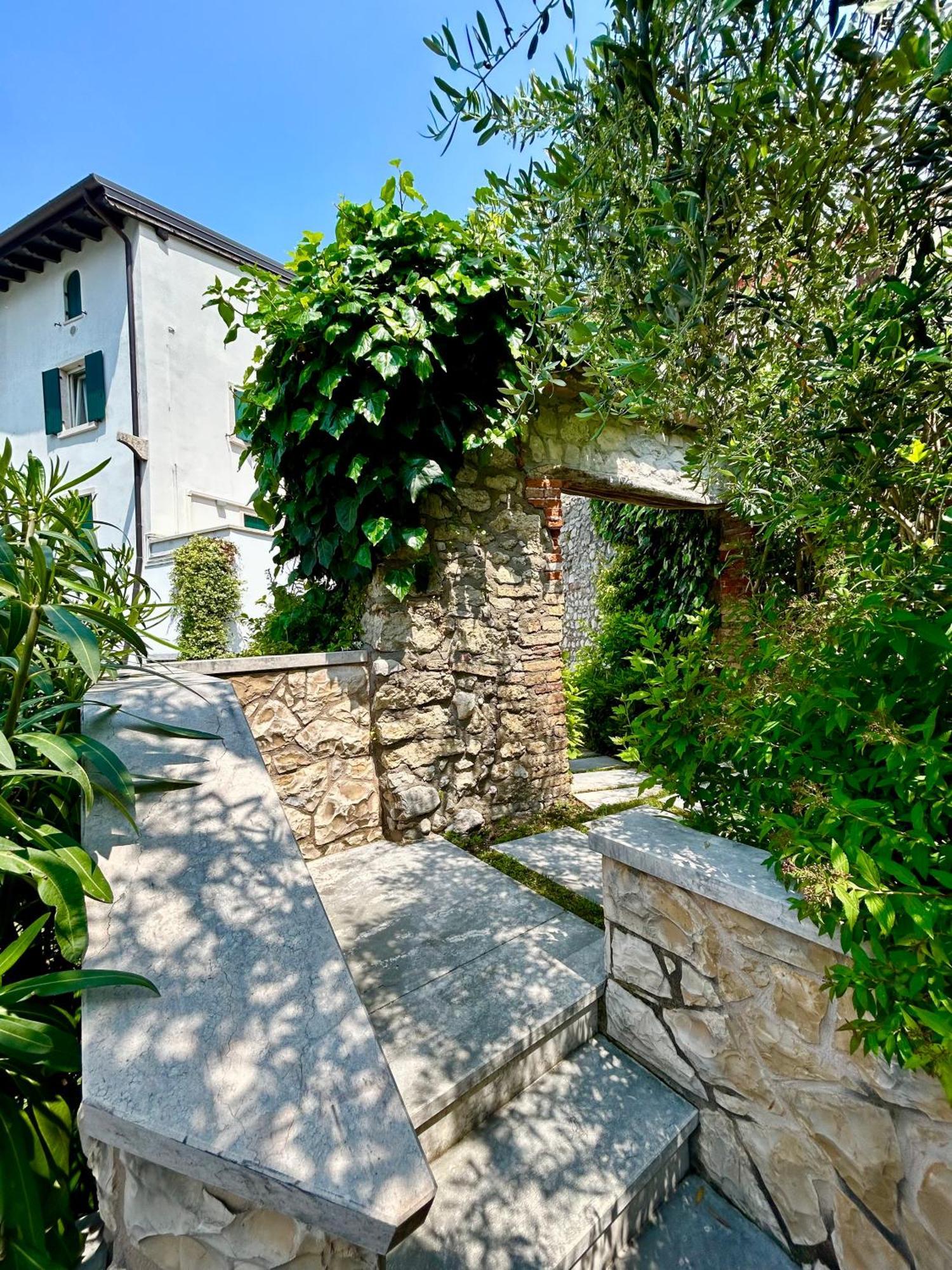 Villa Borgo Borago Brenzone sul Garda Bilik gambar